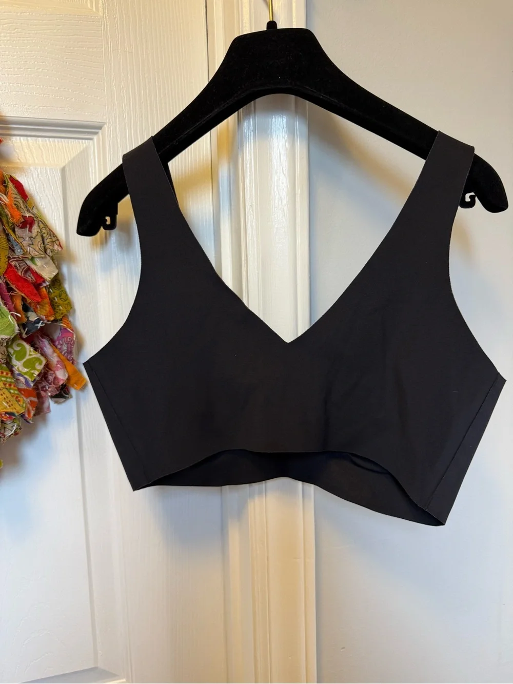Everyday Seamless V-Neck Black Comfort Bra medium - Picture 2 of 4